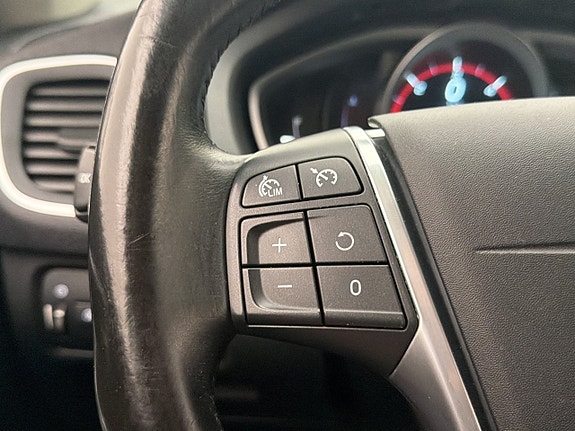 Volvo V40 15 of 29