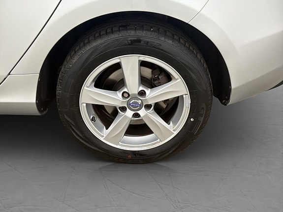Volvo V40 27 of 29