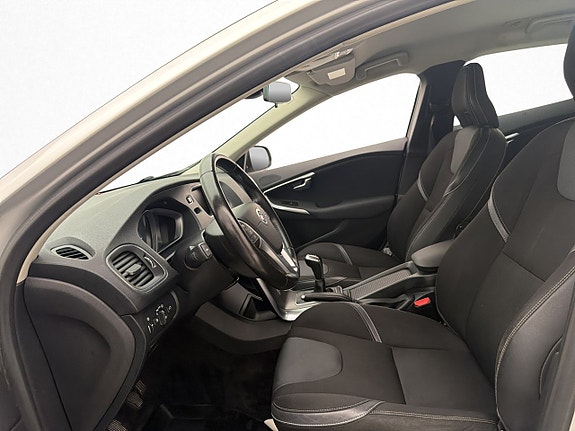 Volvo V40 11 of 29