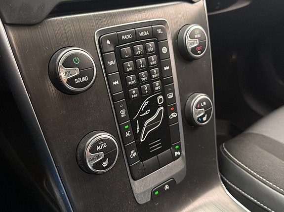 Volvo V40 21 of 29