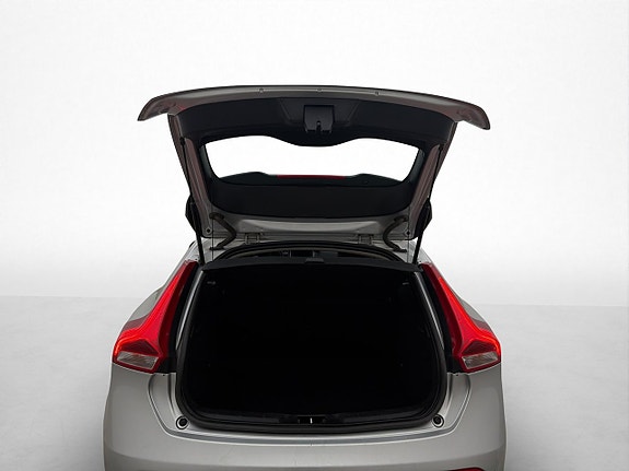 Volvo V40 25 of 29