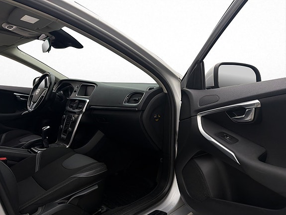 Volvo V40 22 of 29