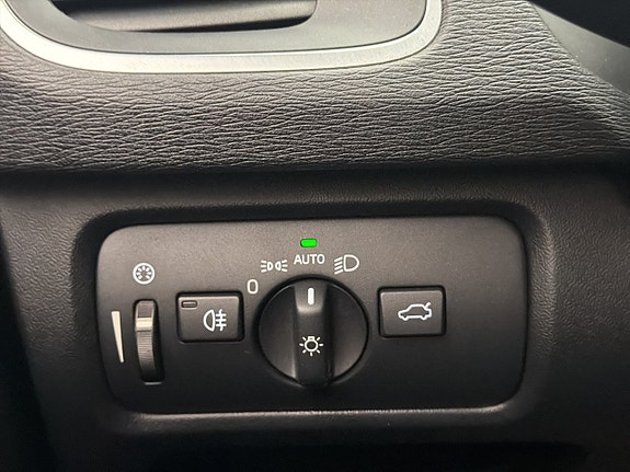 Volvo V40 14 of 29