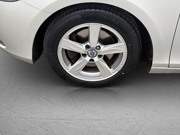 Volvo V40 26 of 29