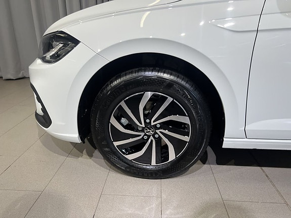 Volkswagen Polo 7 of 15