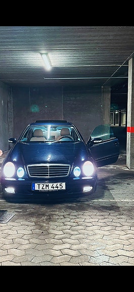 Mercedes-Benz CLK230 4 of 6