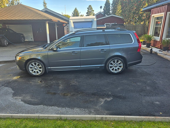 Volvo V70 4 of 14