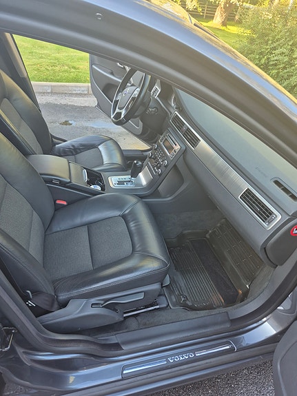 Volvo V70 10 of 14