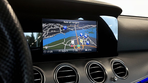 Mercedes-Benz E220 12 of 18
