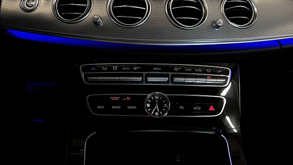 Mercedes-Benz E220 15 of 18