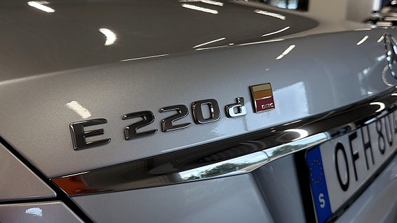 Mercedes-Benz E220 17 of 18
