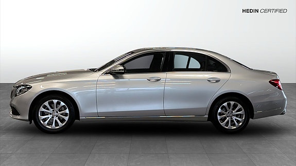 Mercedes-Benz E220 6 of 18