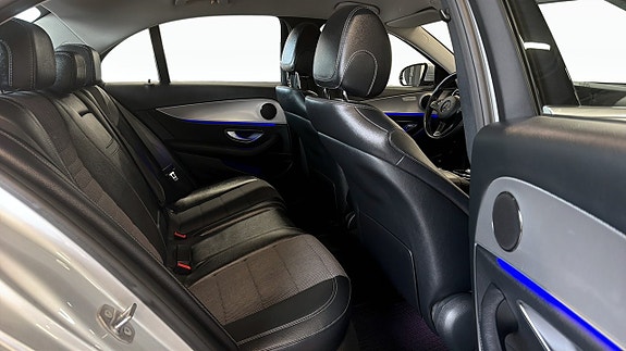 Mercedes-Benz E220 5 of 18