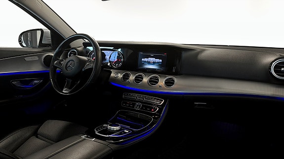 Mercedes-Benz E220 3 of 18