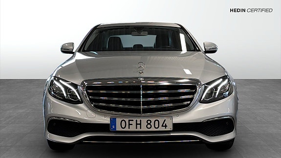 Mercedes-Benz E220 8 of 18