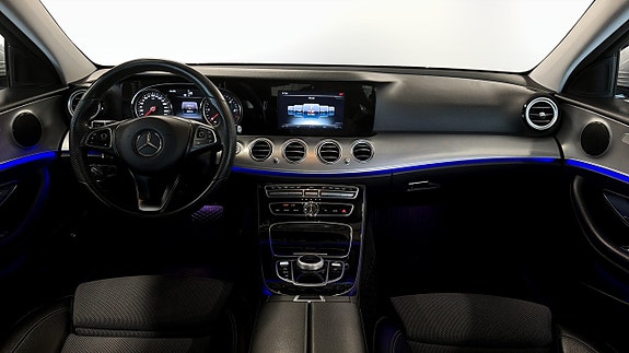 Mercedes-Benz E220 4 of 18