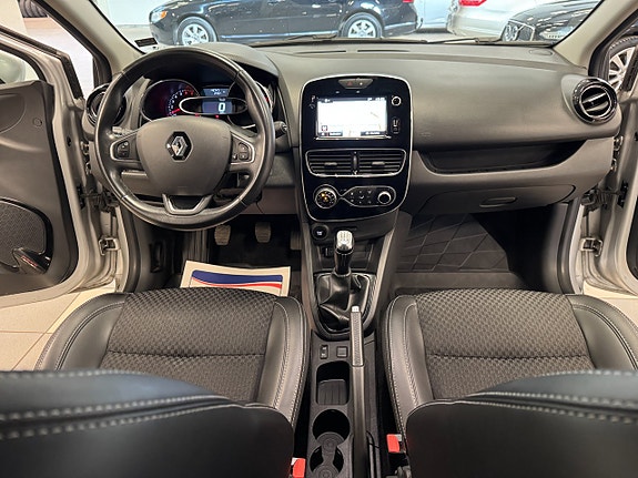 Renault Clio 8 of 17