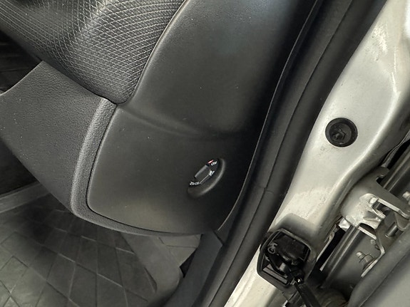Renault Clio 17 of 17
