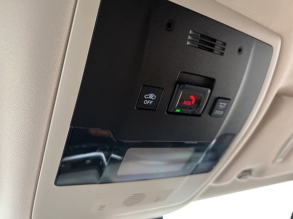 Lexus UX250h 29 of 30