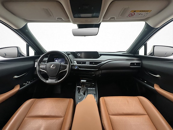 Lexus UX250h 12 of 30