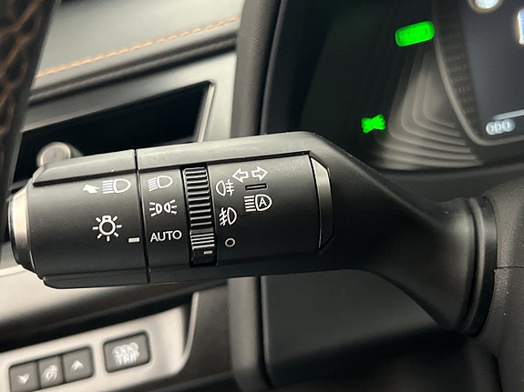 Lexus UX250h 25 of 30