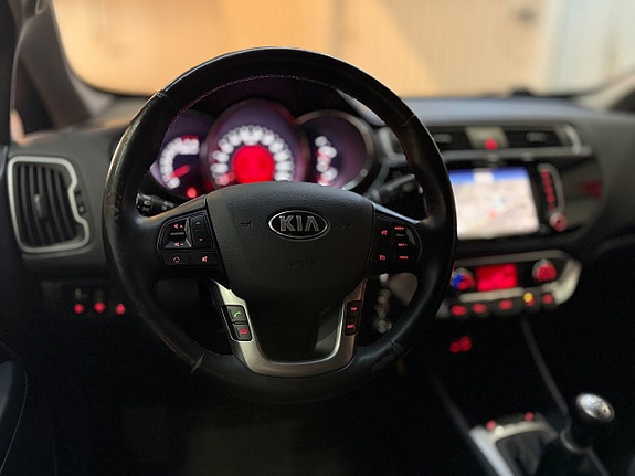 Kia Rio 9 of 16