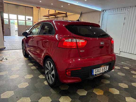 Kia Rio 4 of 16