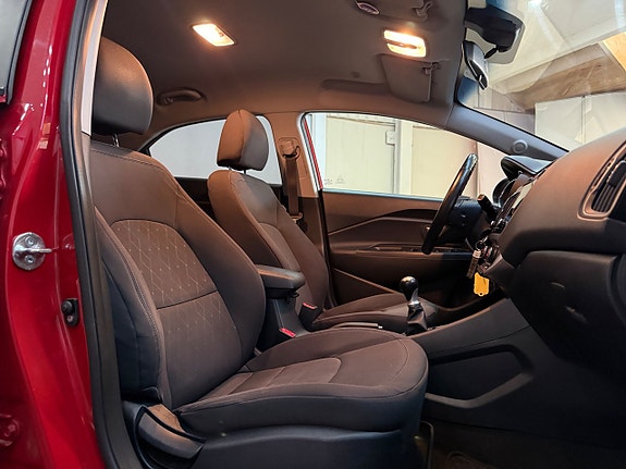 Kia Rio 13 of 16