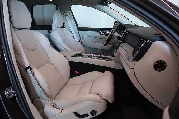 Volvo XC60 8 of 13