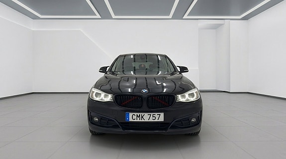 BMW 320d 3 of 16