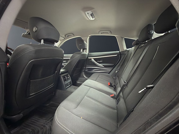 BMW 320d 9 of 16