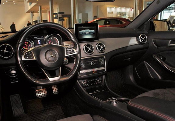 Mercedes-Benz GLA200 d 3 of 7