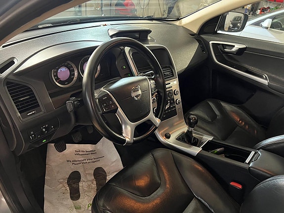 Volvo XC60 10 of 21
