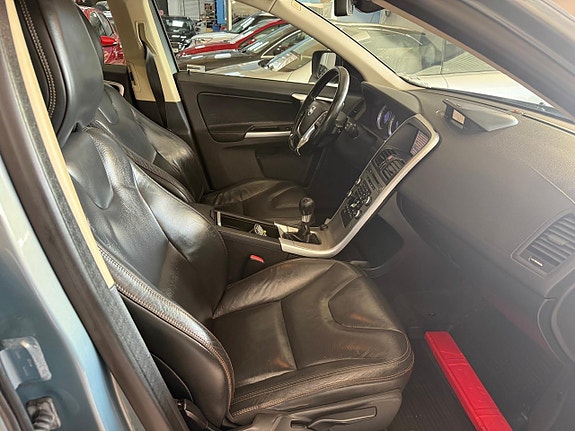 Volvo XC60 7 of 21