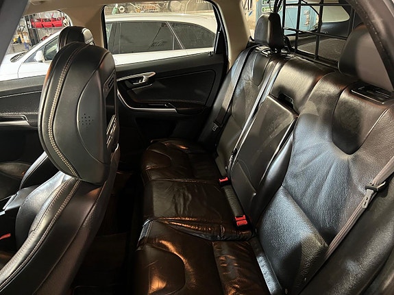 Volvo XC60 9 of 21