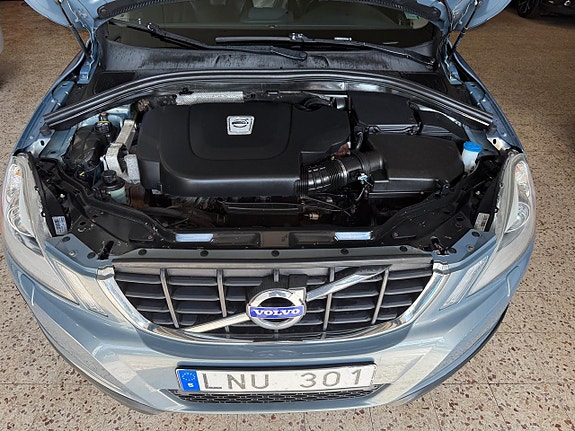 Volvo XC60 16 of 21