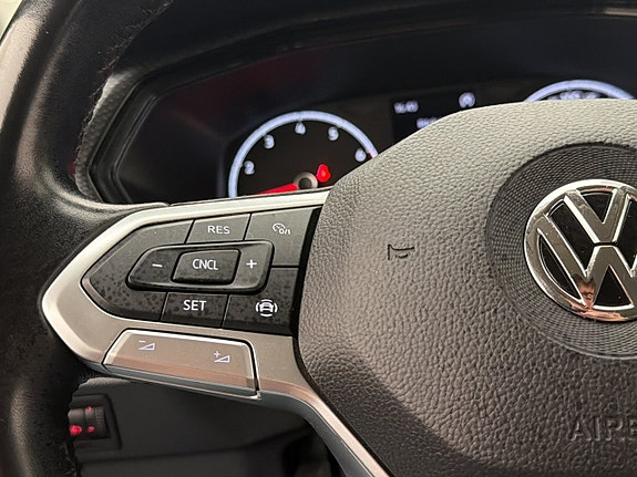 Volkswagen T-Cross 16 of 30