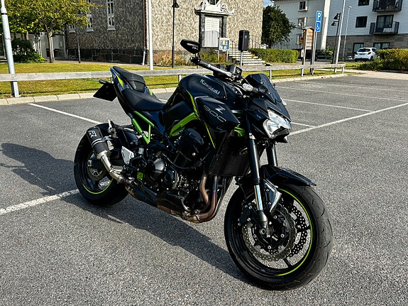 Kawasaki Z900 3 of 5