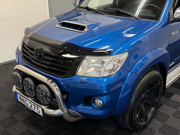 Toyota HiLux 4 of 30