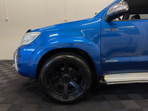 Toyota HiLux 8 of 30