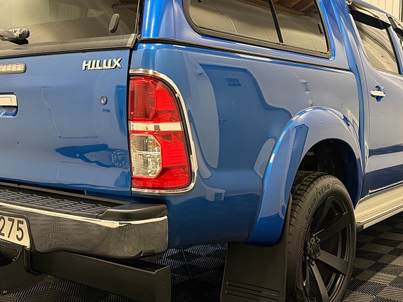 Toyota HiLux 17 of 30