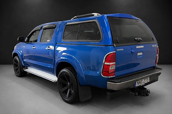Toyota HiLux 3 of 30