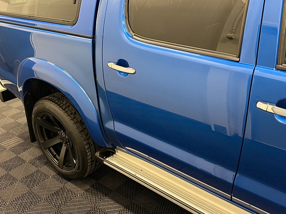 Toyota HiLux 16 of 30