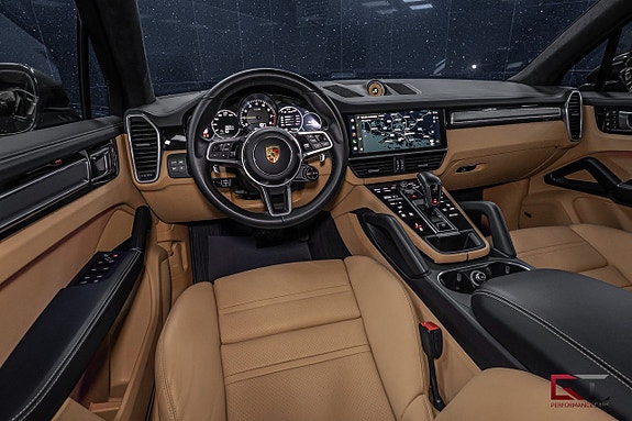 Porsche Cayenne 11 of 23