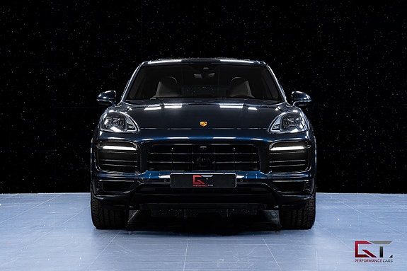 Porsche Cayenne 3 of 23