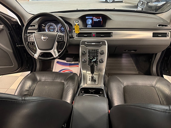 Volvo V70 7 of 14