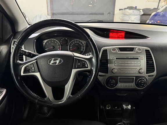 Hyundai i20 12 of 16