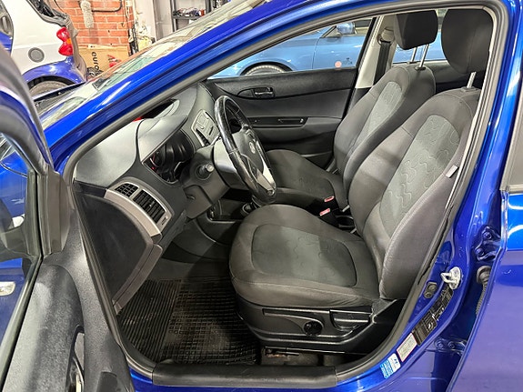 Hyundai i20 8 of 16
