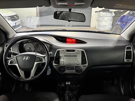 Hyundai i20 11 of 16