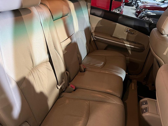 Lexus RX400h 8 of 17